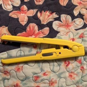 Dry Bar Tiny Tress Press Detail Iron